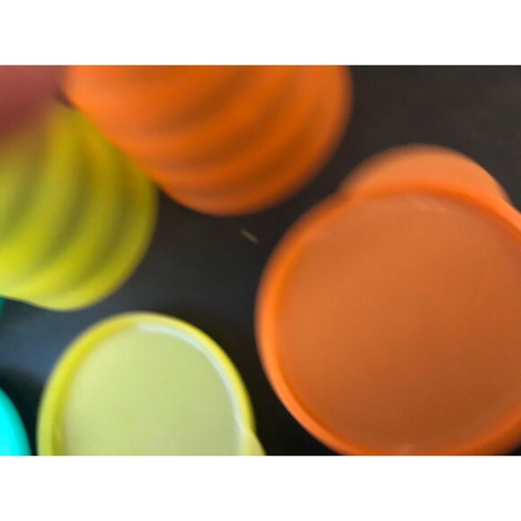 Vintage Set Of 4 Tupperware Ribbed Tumblers & Lids NWOT Blue Turquoise Yellow - Picture 6 of 10